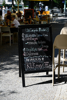 Invite for a drink at bar Le Brésilien