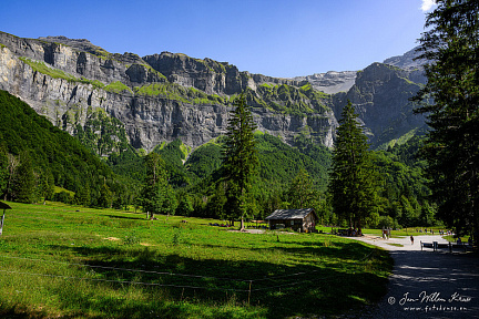 Cirque du Fer-à-Cheval with chalet Le Laura